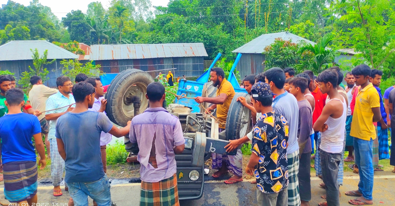 ডোমারে সড়ক দুর্ঘটনায় নিহত–২