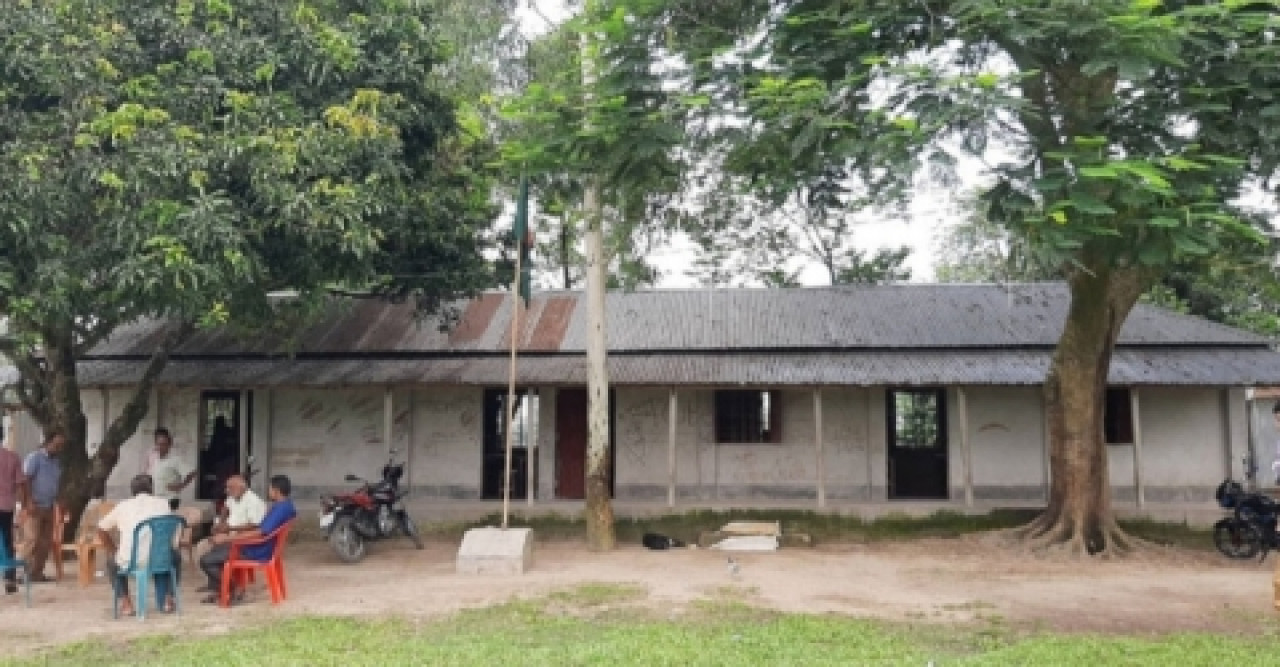 কাটেনি নির্বাচনী সহিংসতার আতঙ্ক, স্কুলে আসছে না শিক্ষার্থীরা