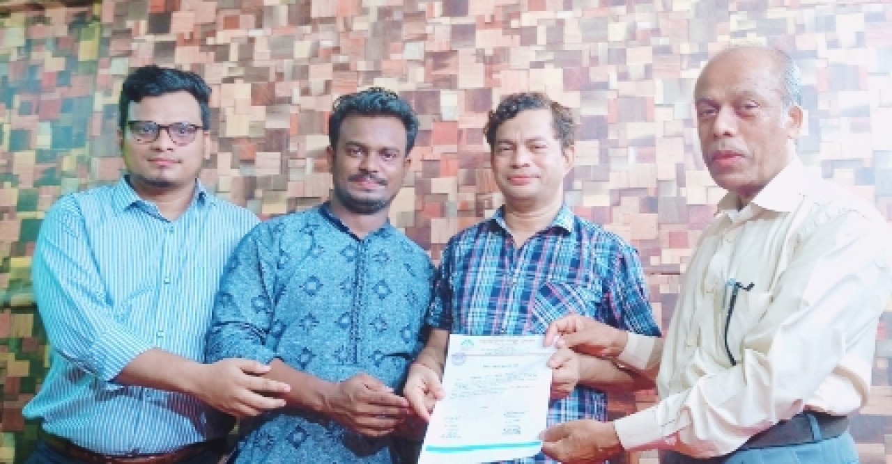 অধ্যাপকের সাথে শিল্পীগোষ্ঠীর সৌজন্য সাক্ষাৎ