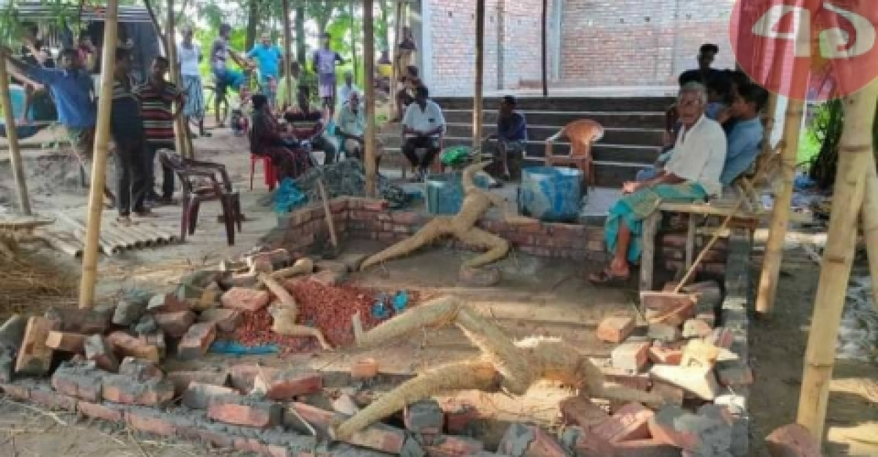 রূপসায় মন্দির ভাঙচুর করার অভিযোগ গ্রেফতার ২