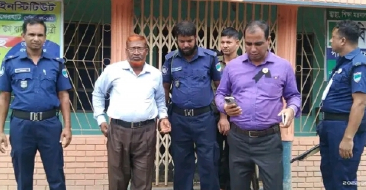 ভুয়া প্রতিষ্ঠান খুলে পল্লি চিকিৎসার  প্রশিক্ষণ দিচ্ছেন