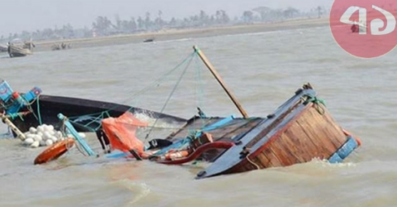 বঙ্গোপসাগর থেকে ভাসমান ১৭ জেলে উদ্ধার