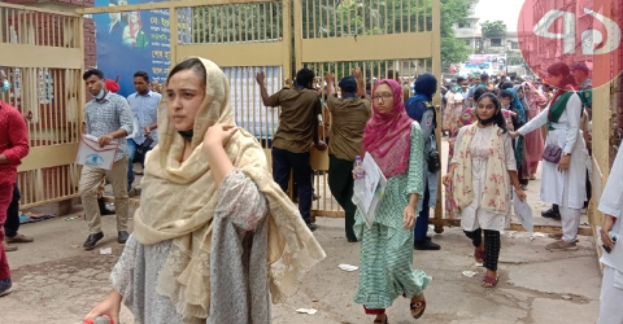 জবিতে গুচ্ছের বানিজ্য বিভাগের ভর্তি পরীক্ষা অনুষ্ঠিত