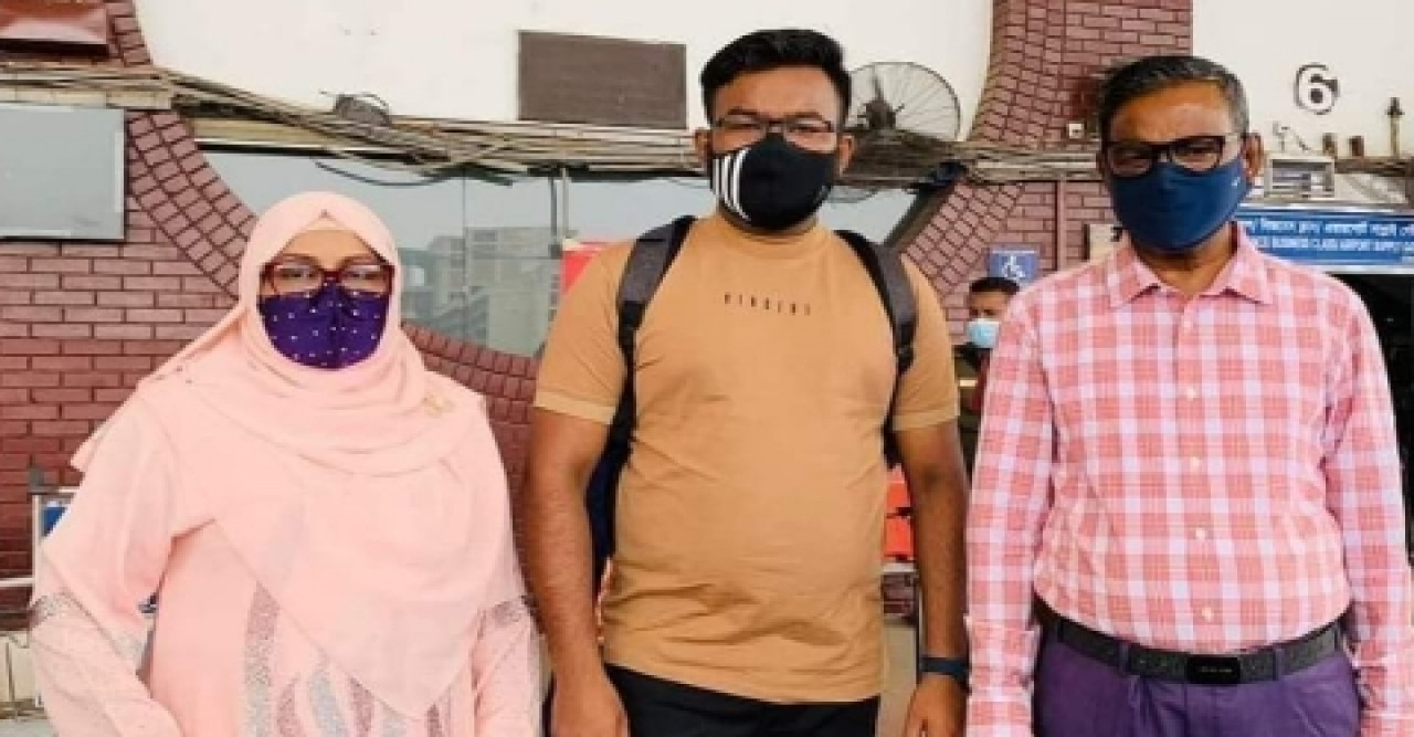 সপরিবারে ওমরাহ করতে সৌদিতে যাচ্ছেন আবদুল কাদের মির্জা