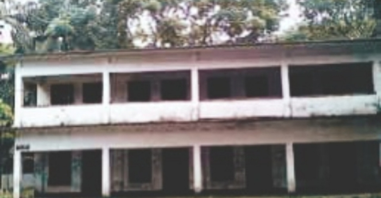 সরকারী ভবন সংকটে জনসেবা ব্যাহত