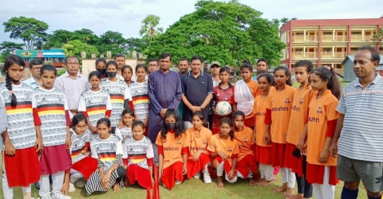 গ্রীষ্মকালীন ক্রীড়া প্রতিযোগিতা ও পুরস্কার বিতরণী অনুষ্ঠিত