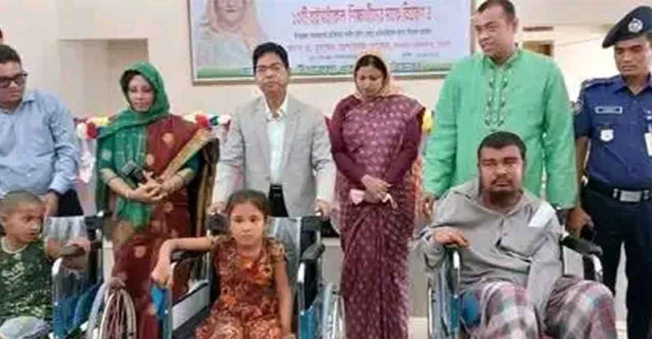 বানিয়াচংয়ে হুইল চেয়ার ও বাই সাইকেল বিতরণ