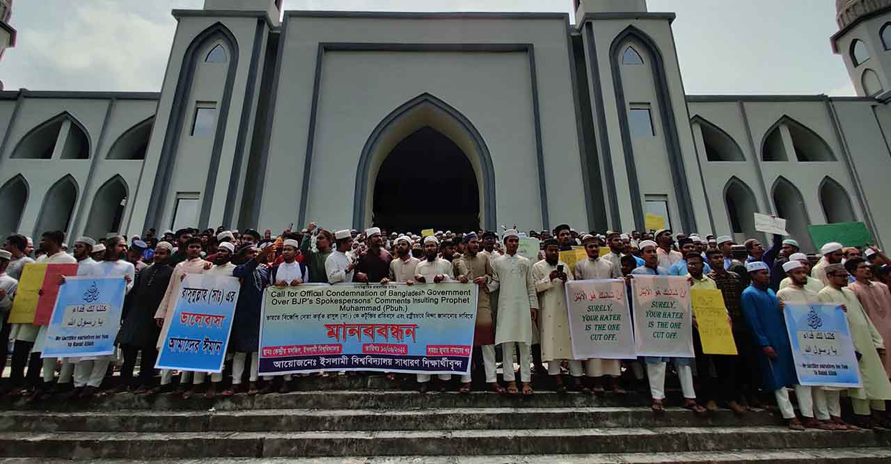 রাসুল (সা.) কে কটূক্তির প্রতিবাদে রাষ্ট্রীয়ভাবে নিন্দা জানানোর দাবি