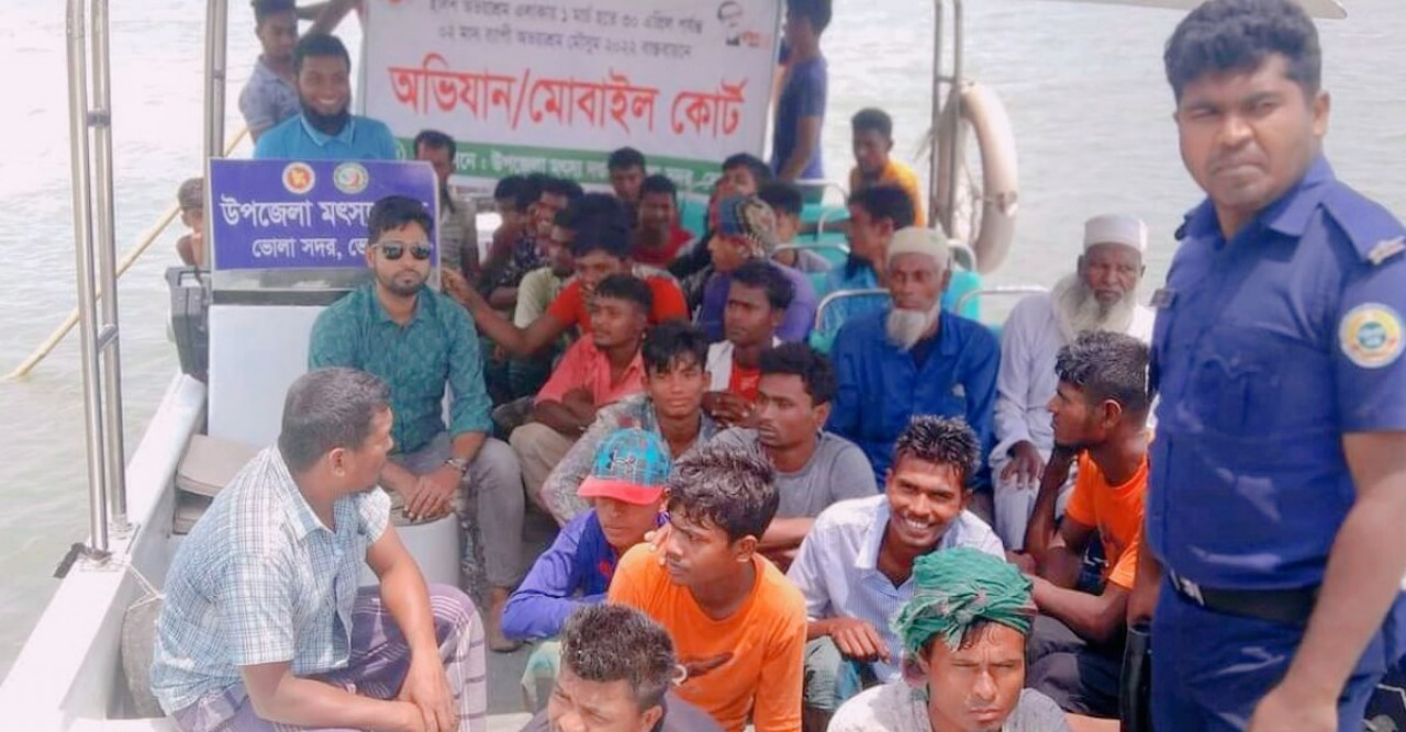 ভোলায় নিষেধাজ্ঞা অমান্য করে মেঘনায় মাছ শিকার, ৩৬ জেলে আটক