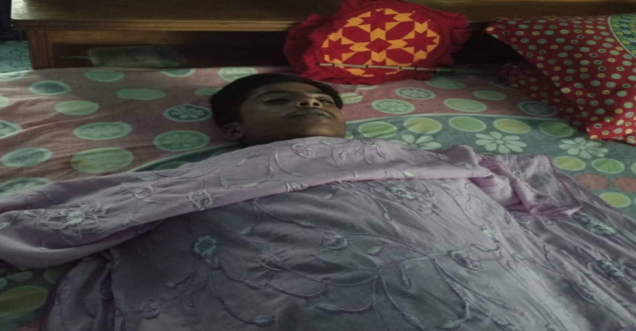 রাণীশংকৈলে শোবার ঘর থেকে স্কুলছাত্রের মরদেহ উদ্ধার