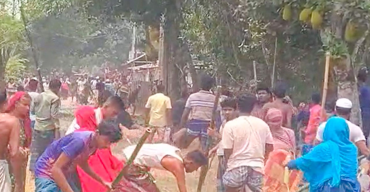 মাদরাসায় ছাত্রী ভর্তি নিয়ে দুই পক্ষের সংঘর্ষে আহত ১৪