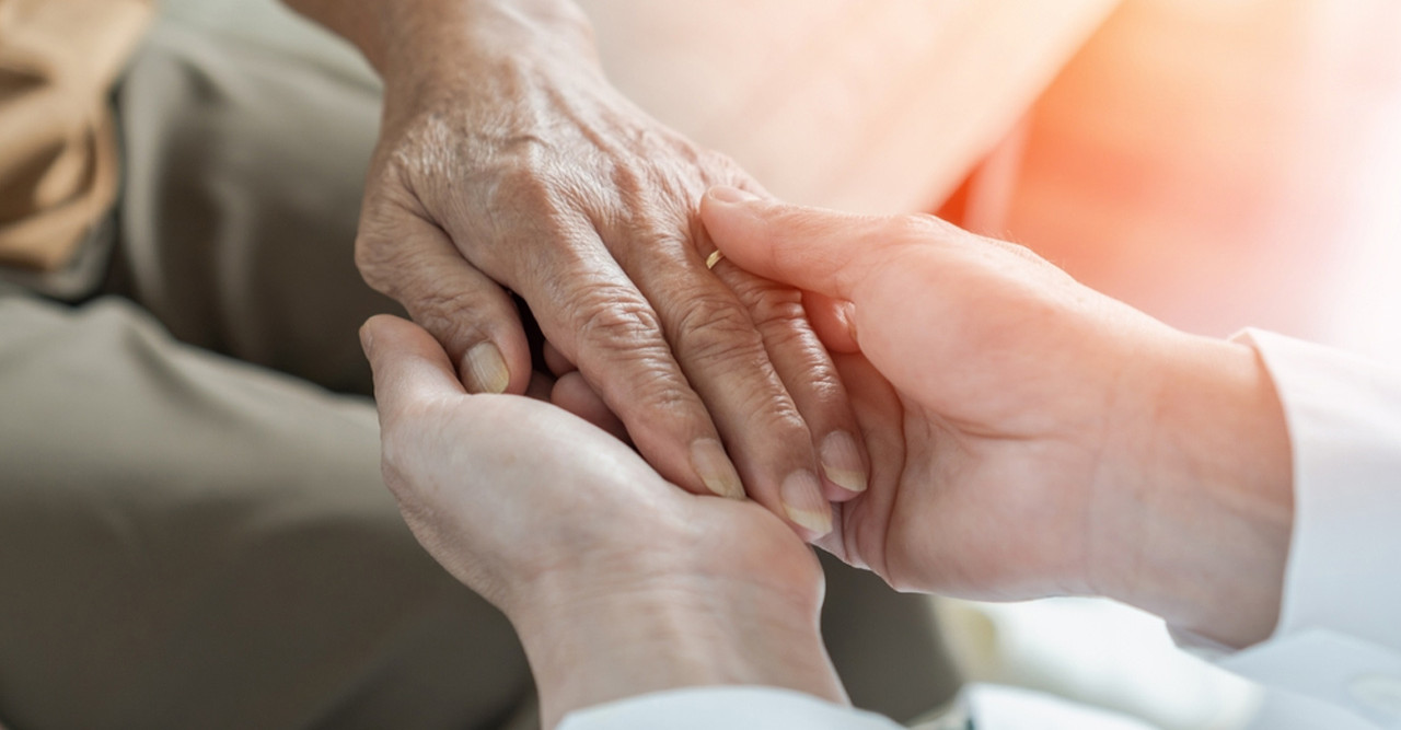 হাদিসে রোগীর যত্ন নেওয়ার নির্দেশ: ইসলামে অসুস্থদের প্রতি করণীয়