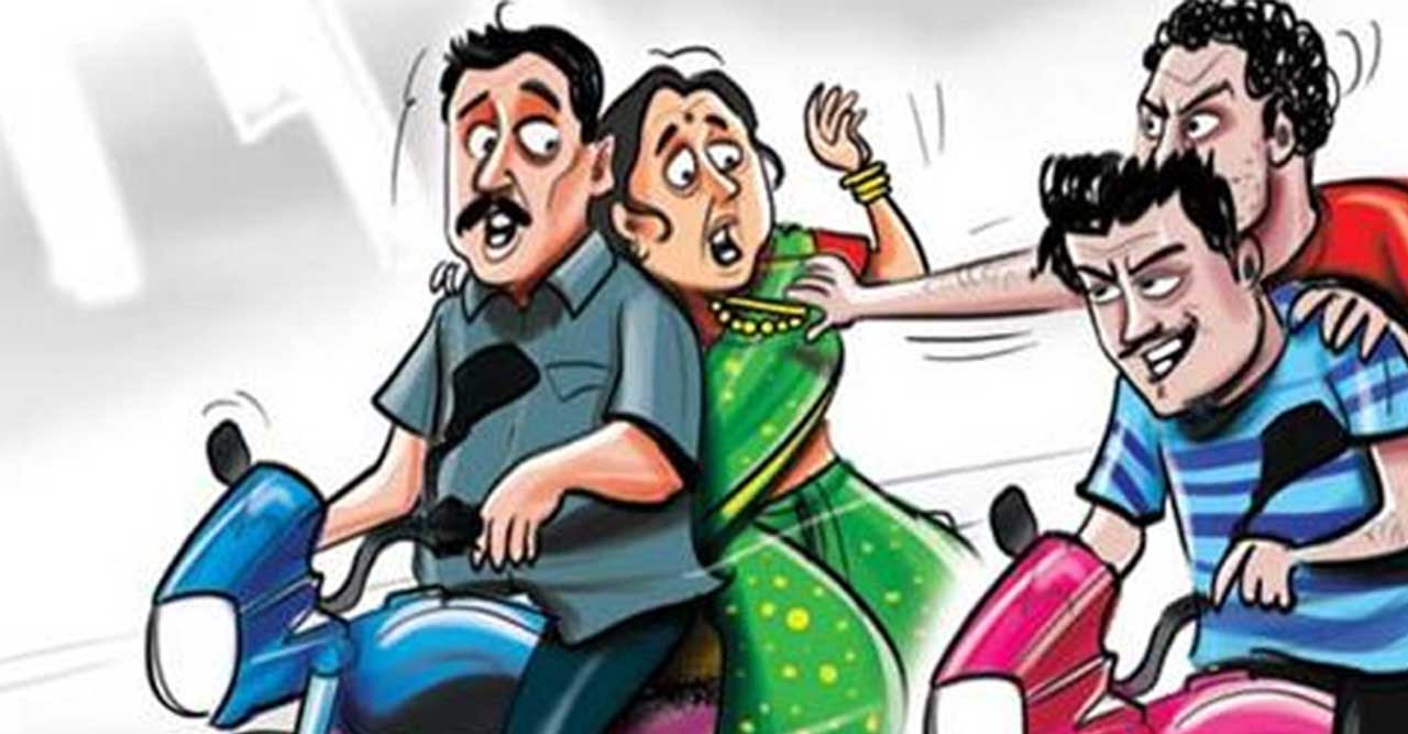 রহনপুরে ছিনতাই প্রশাসনের সহযোগিতা চাই
