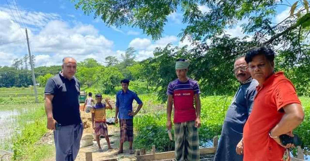 অসুস্থ্য হলেও বন্ধ হয়নি চেয়ারম্যান আইয়ুব আলী'র  জনসেবা