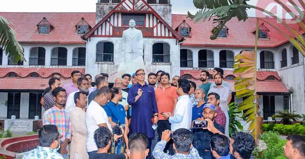 অবিলম্বে জিয়া স্মৃতি জাদুঘর খুলে দিন - ডা. শাহাদাত