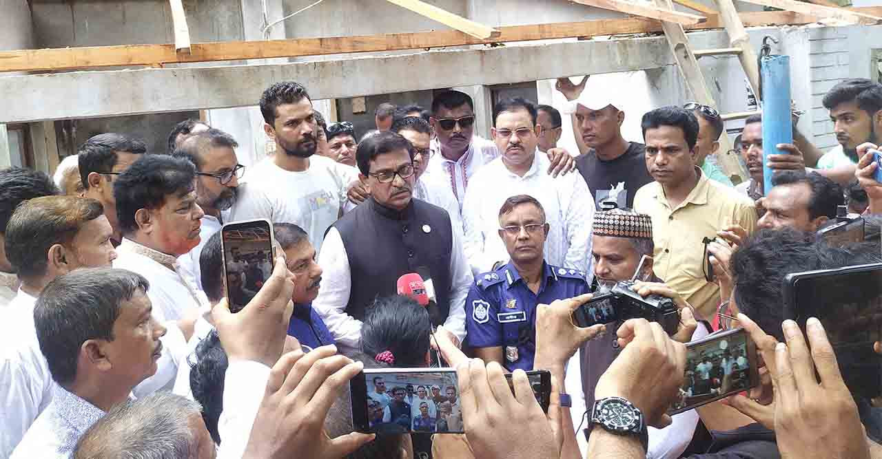 মহানবীকে নিয়ে ফেসবুকে কটূক্তি: ক্ষতিগ্রস্থ বাড়িঘর পরিদর্শনে এমপি