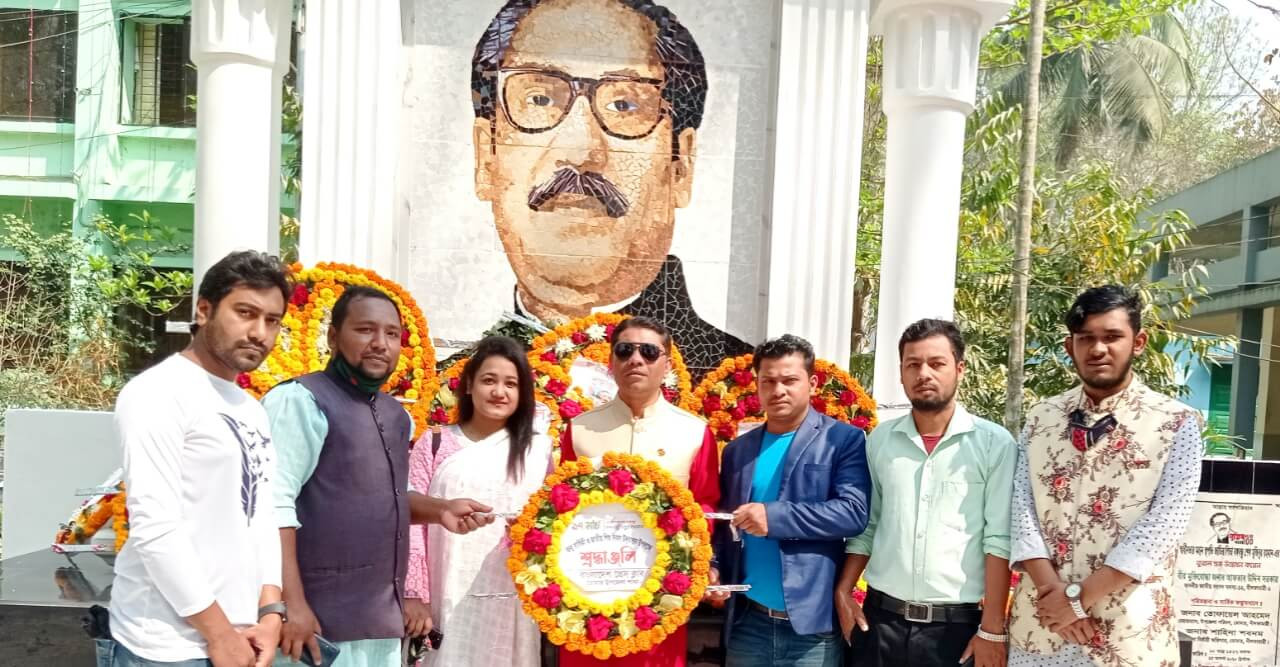বঙ্গবন্ধুর প্রতিকৃতিতে ডোমার উপজেলা শাখা বাংলাদেশ প্রেসক্লাবের শ্রদ্ধা নিবেদন