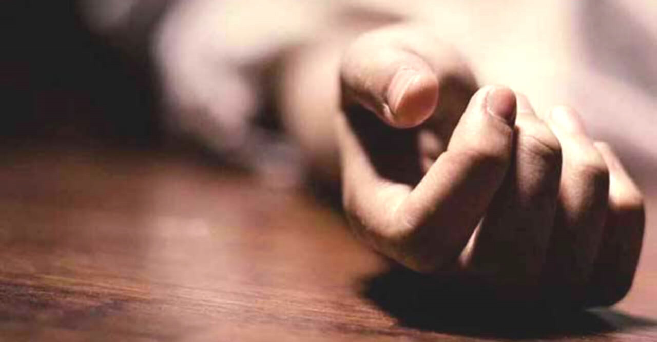 সুপারি গাছ থেকে পড়ে কিশোরের মৃত্যু