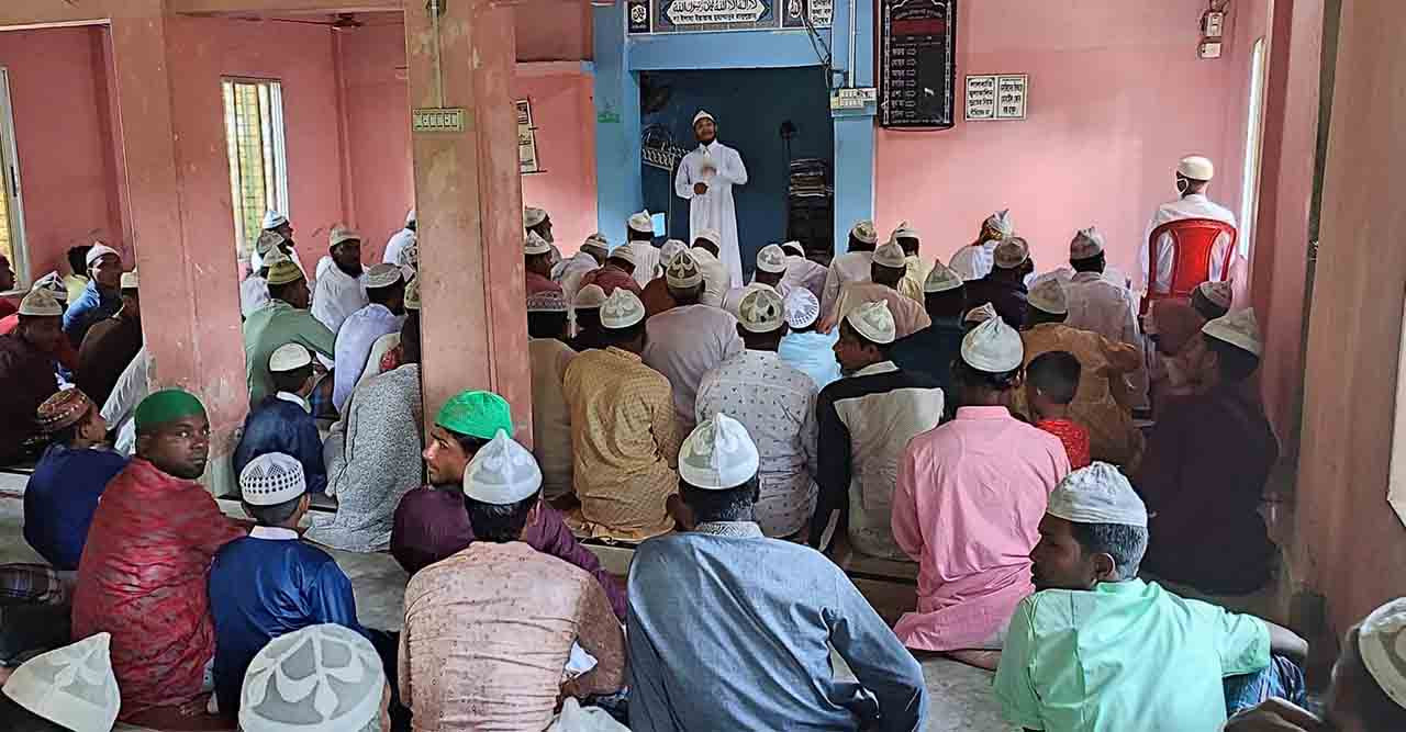 সৌদির সাথে মিল রেখে ভোলার সহশ্রাধিক পরিবারের ঈদ ঊদযাপ