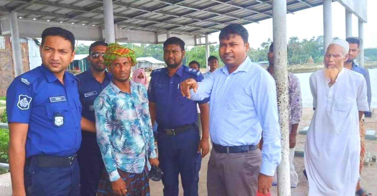 লঞ্চঘাটে ৫ টাকার টিকেট ১০ টাকা বিক্রিতে কারাদন্ড