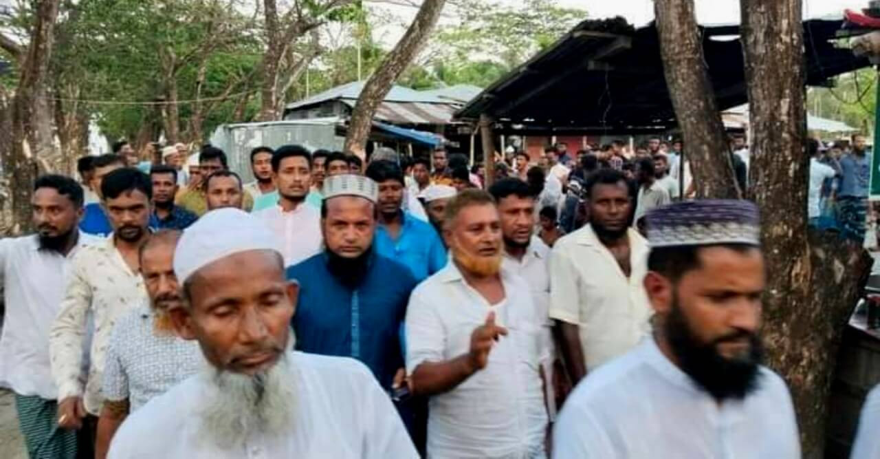দক্ষিণ আইচার ঢালচরে নির্বাচন বন্ধ হওয়ায় আনন্দ মিছিল