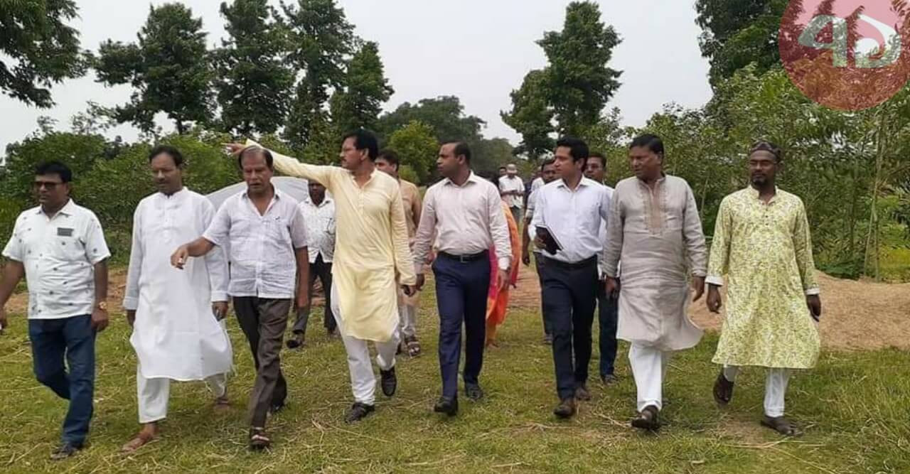 দৌলৎগঞ্জ-মাঝদিয়া স্থলবন্দর পরিদর্শনে জেলা প্রশাসক