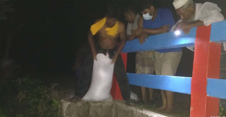 পানি উন্নয়ন বোর্ডের গাফলতির কারনে পত্নীতলায় বন্যার শঙ্কা”