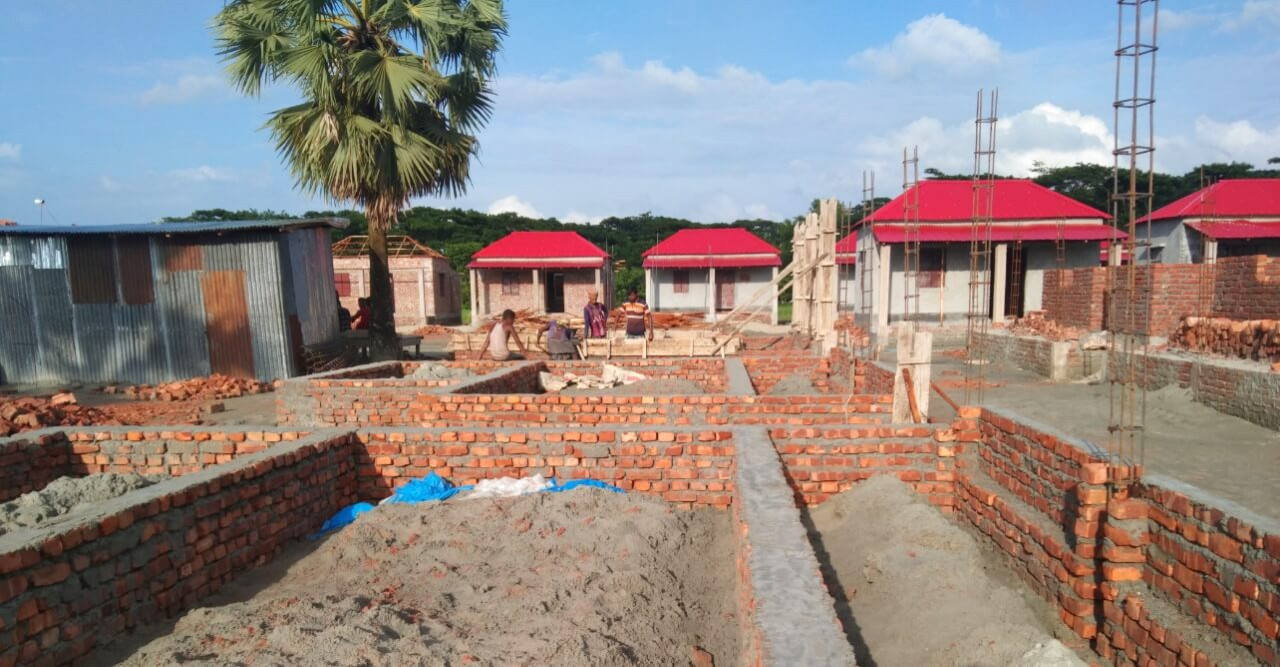 ভোলায় প্রধানমন্ত্রীর উপহার ভূমিহীনদের ঘর নির্মাণে অনিয়ম