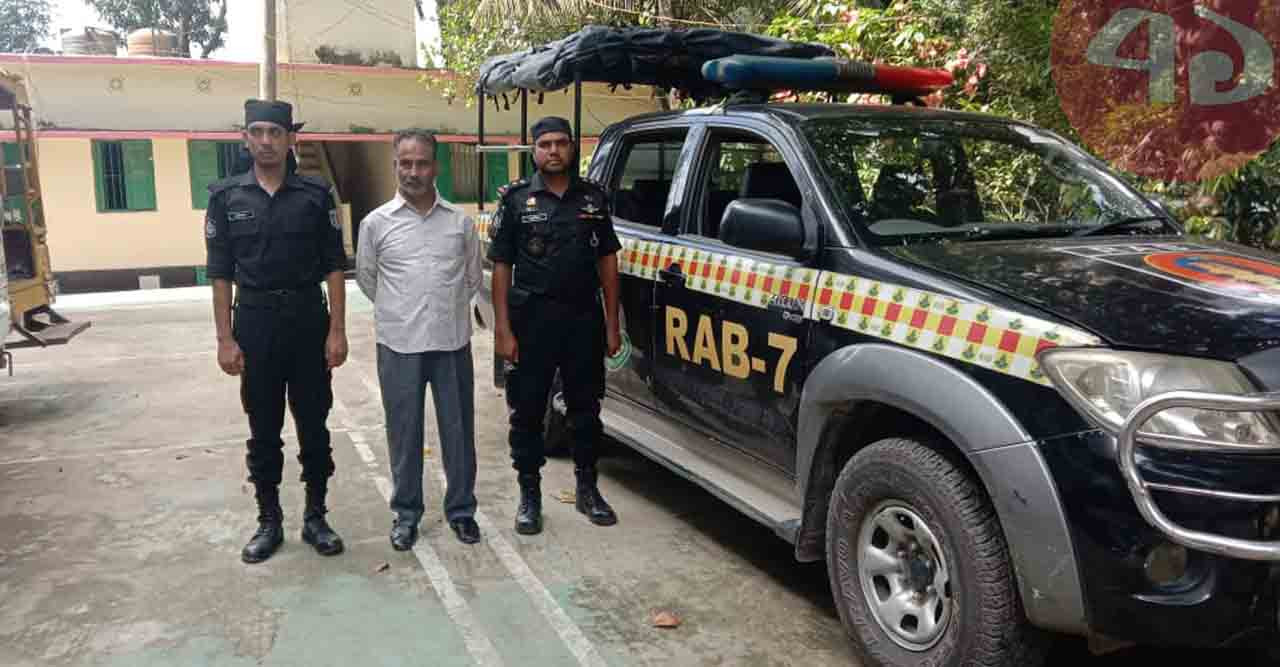 যুবলীগ কর্মী হত্যা মামলার প্রধান পলাতক আসামী গ্রেফতার