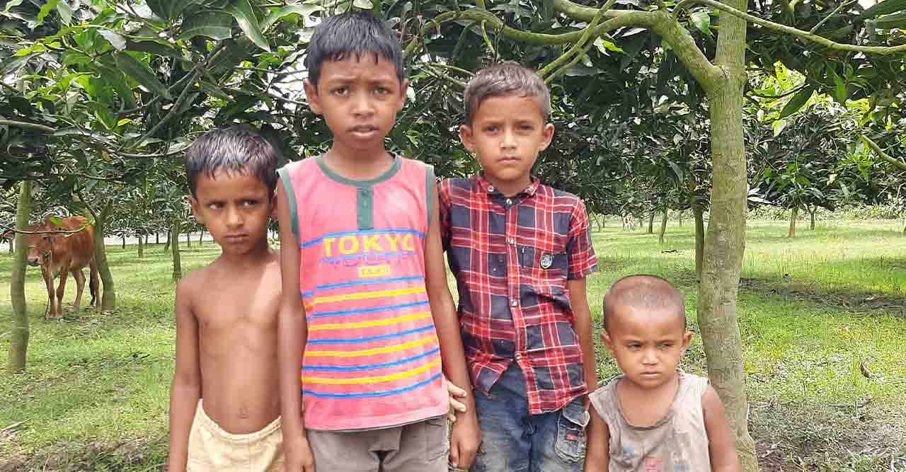 আজ বাবা থাকলে খাবারে কষ্ট হতো না, বাবা কখন আসবে?