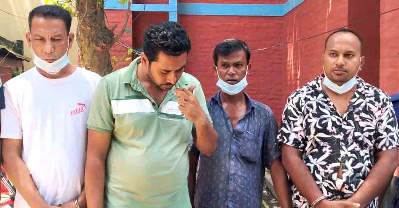 উল্লাপাড়ায় পুলিশের অভিযানে ৪ ভ্রাম‍‍্যমান জুয়াড়ি আটক