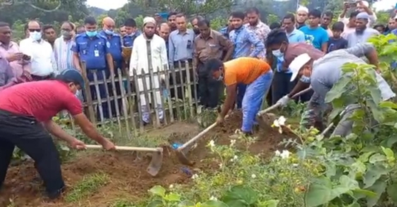 কবর থেকে কঙ্কাল চুরির সত্যতা পেয়েছে পুলিশ