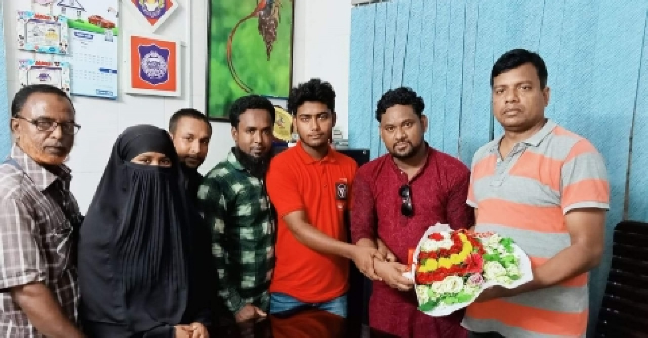 ওসি’র সঙ্গে অনলাইন প্রেসক্লাবের সাংবাদিকগণ