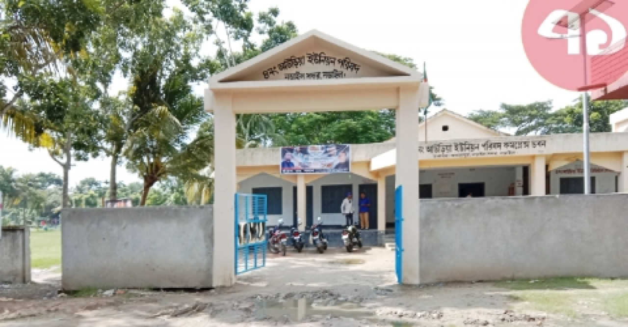 টিসিবি পন্য খোলাবাজারে বিক্রির সময় জনতার হাতে মালামাল আটক