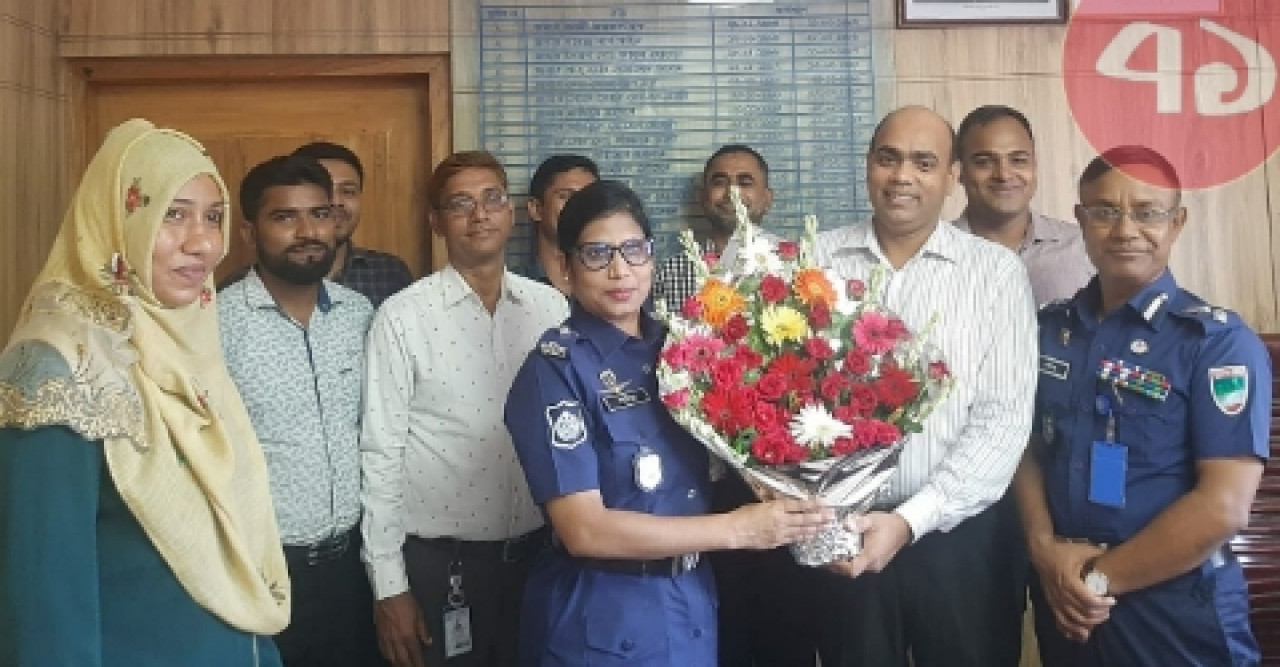 দায়িত্ব নিলেন নড়াইলের প্রথম নারী এসপি সাদিরা