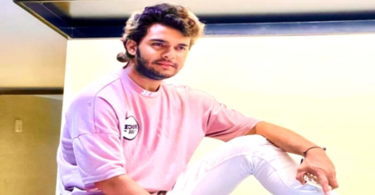 গোপন ভিডিও ধারন করে প্রেমিকাকে ব্লাকমেইলের ও হয়রানি