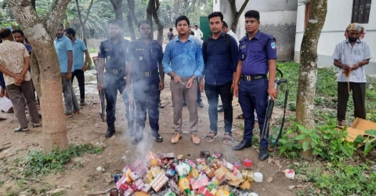 ভোক্তা অধিকার অধিদপ্তরের অভিযানে নকল প্রসাধনী ধ্বংস