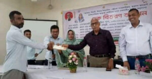দুরারোগ্য ব্যাধিতে আক্রান্ত ২৬ জনকে ১৩লাখ টাকার চেক হস্তান্তর