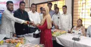 হোসেন আলোড়ন ইয়ুথ ফাউন্ডেশনের উদ্যোগে মেধাবী শিক্ষার্থীদের শিক্ষা বৃত্তি প্রদান