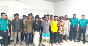 ৭ জনকে কুপিয়ে জখম, মোহাম্মদপুরে ‘পাটালি গ্রুপের’ ৪৪ সদস্য আটক