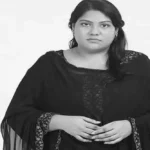 রাতে শহীদ মিনারে কারিনা কায়সারের জানাজা