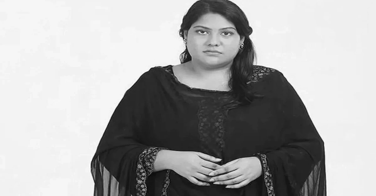 রাতে শহীদ মিনারে কারিনা কায়সারের জানাজা