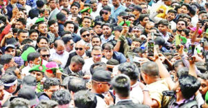 স্থিতিশীল রাজনৈতিক পরিবেশ গড়তে শিক্ষার্থীদের সহযোগিতা চাইলেন প্রধানমন্ত্রী